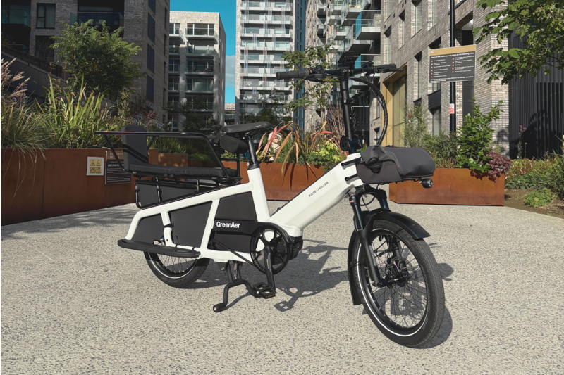 Find a new way to travel in 2026 for you and your family! Save €1,000 on this compact, powerful longtail from Riese & Müller. Meet the Multitinker.